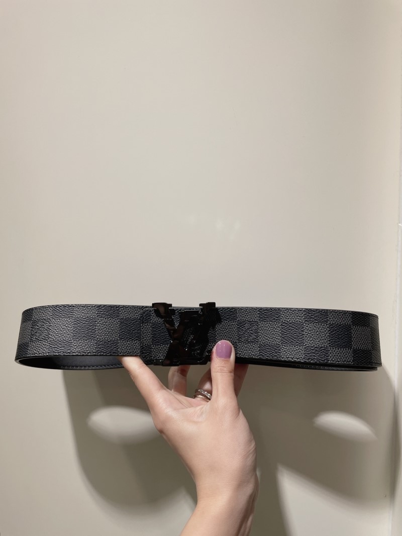 l0vis Vvtt0n belts